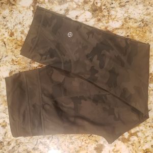 Lululemon crops inspire